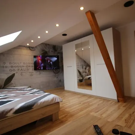 Apartmenthaus דירה *
